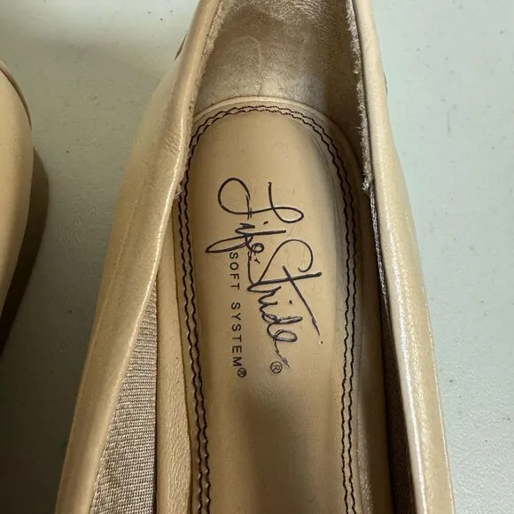 Life Stride Shoes Women's 8.5 Beige Slip On Loafers Soft Comfort Insole Work