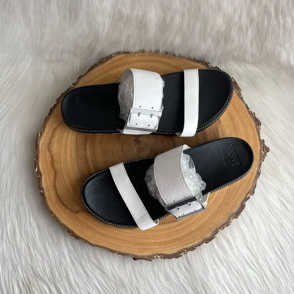 LIKE NEW Sorel Roaming leather buckle slide sandals
