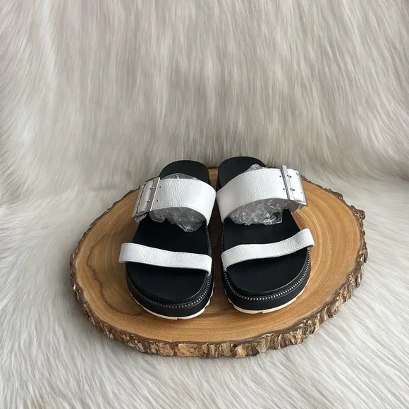 LIKE NEW Sorel Roaming leather buckle slide sandals