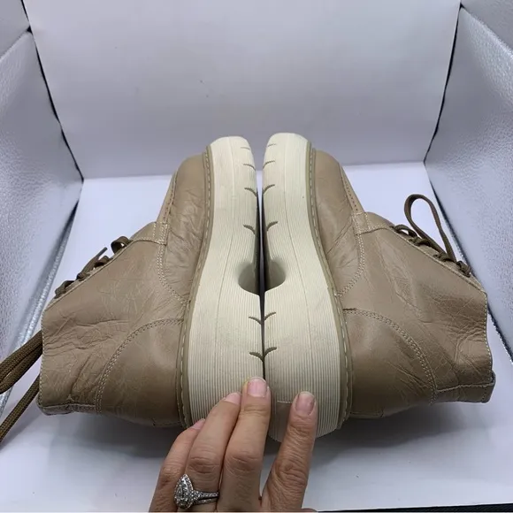 Lori’s MA’91 Women's taupe Leather Made In Italy Lace Up ankle boots 36 US 5.5-6