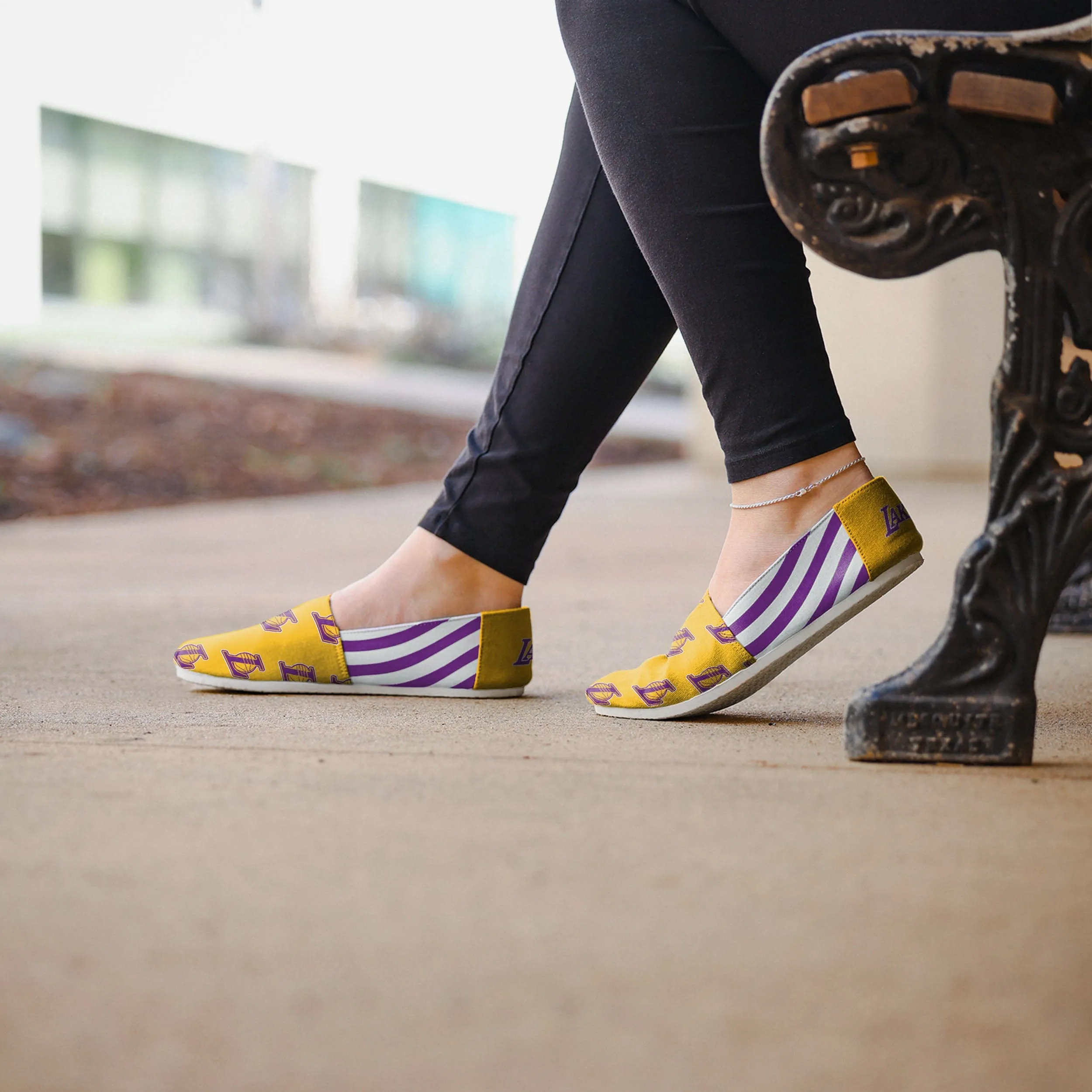 Los Angeles Lakers Womens Stripe Canvas Shoe
