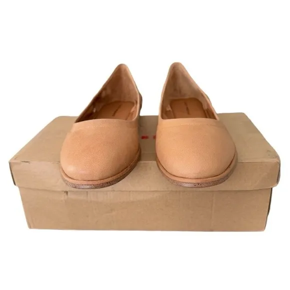 Lucky Brand Tan Flats with Classic Design Wimmie Light Brown Ballet Flats