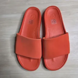 Lululemon Restfeel Slide Red Solid Casual Slides Gym Women's Size 9