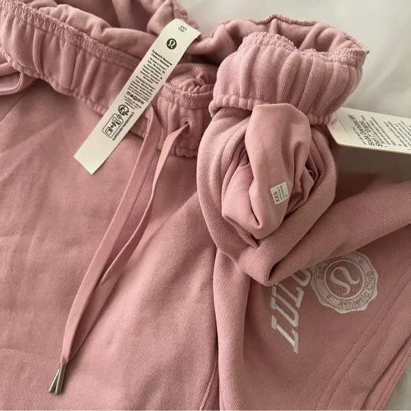 Lululemon Scuba Mid-Rise Oversized Short 7&quot; *GraphicPink HazeSize XXS