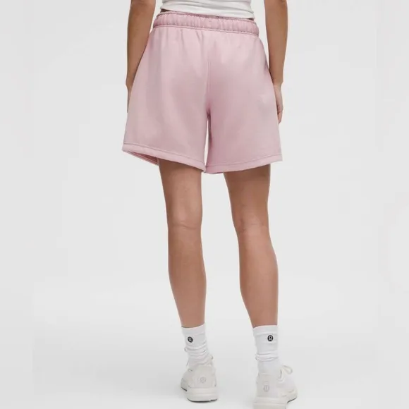 Lululemon Scuba Mid-Rise Oversized Short 7&quot; *GraphicPink HazeSize XXS