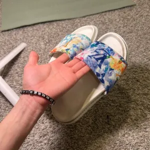 LV Summer Slides