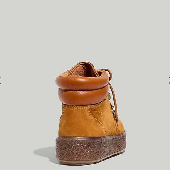 🔹Madewell The Carsen Boot
