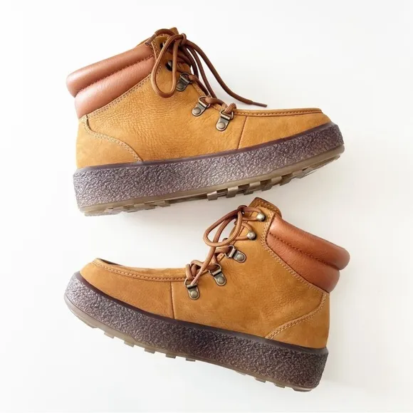 🔹Madewell The Carsen Boot