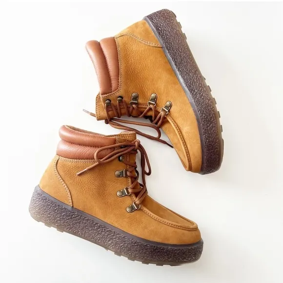 🔹Madewell The Carsen Boot