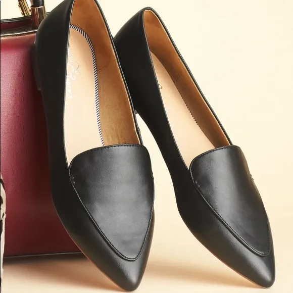 Market &amp; Spruce Pointed Loafer Flat