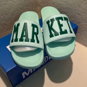 Market Men's Size 9 Women's Size 10. 5 Standard Slide Sandals Sage New In Box