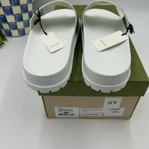 Men’s Gucci slide sandals size 10 made in Italy
