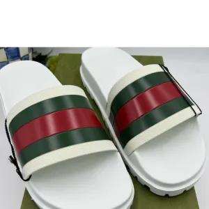Men’s Gucci slide sandals . Size 10