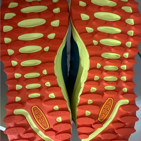 Men’s New Keen Blue and Yellow Trail Sneakers with Dynamic Design