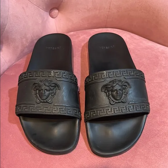 MEN’S VERSACE BLACK SLIDES