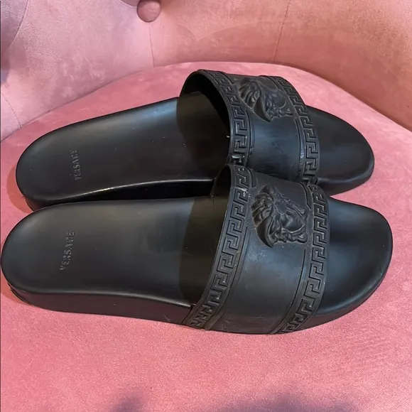MEN’S VERSACE BLACK SLIDES