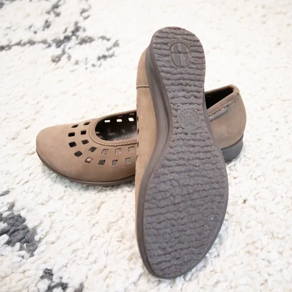 Mephisto Laser-cut Tan Air Jet Flats Size 7