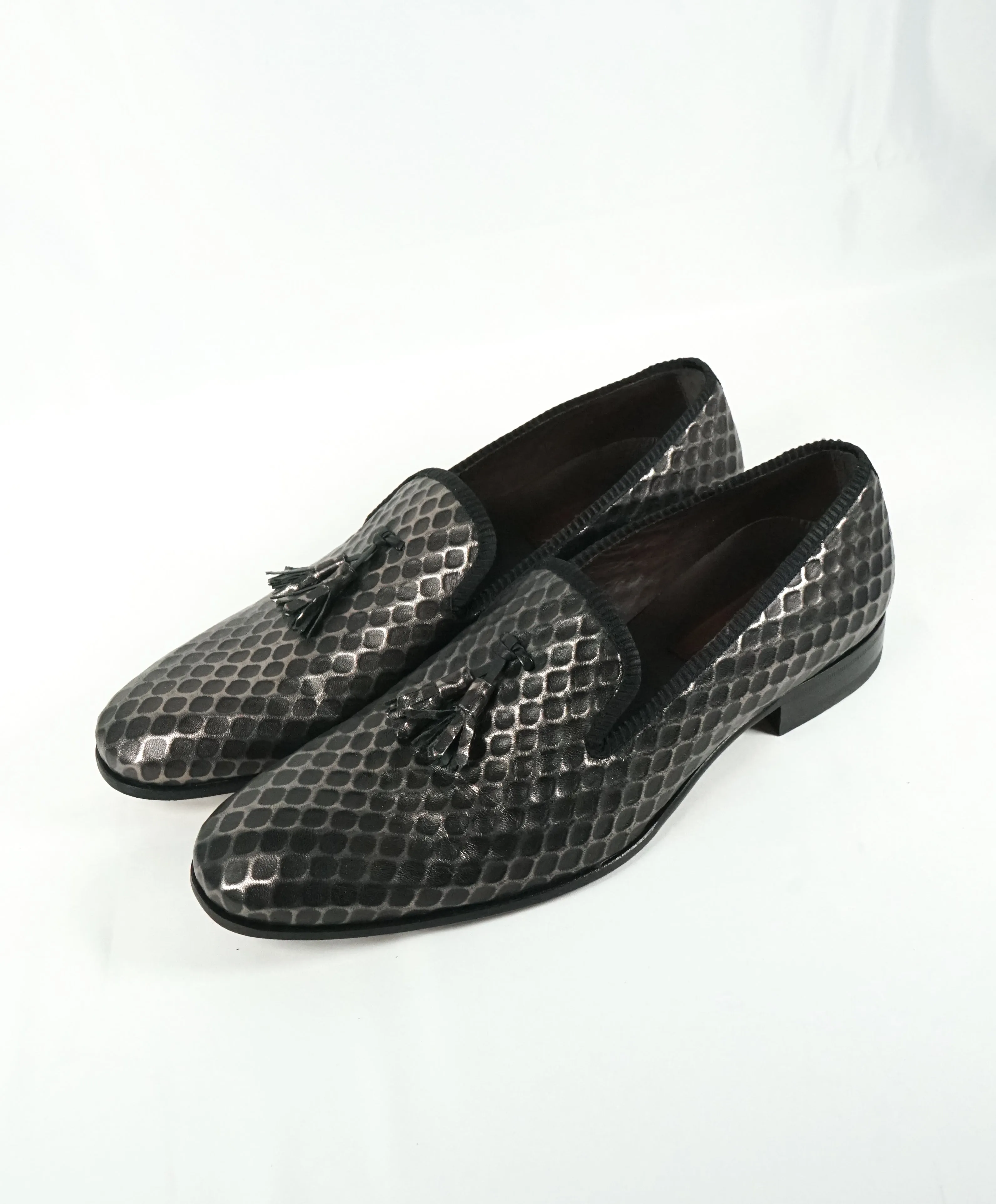 MEZLAN - Textured Geometric Tassel Black Metallic Loafers - 10