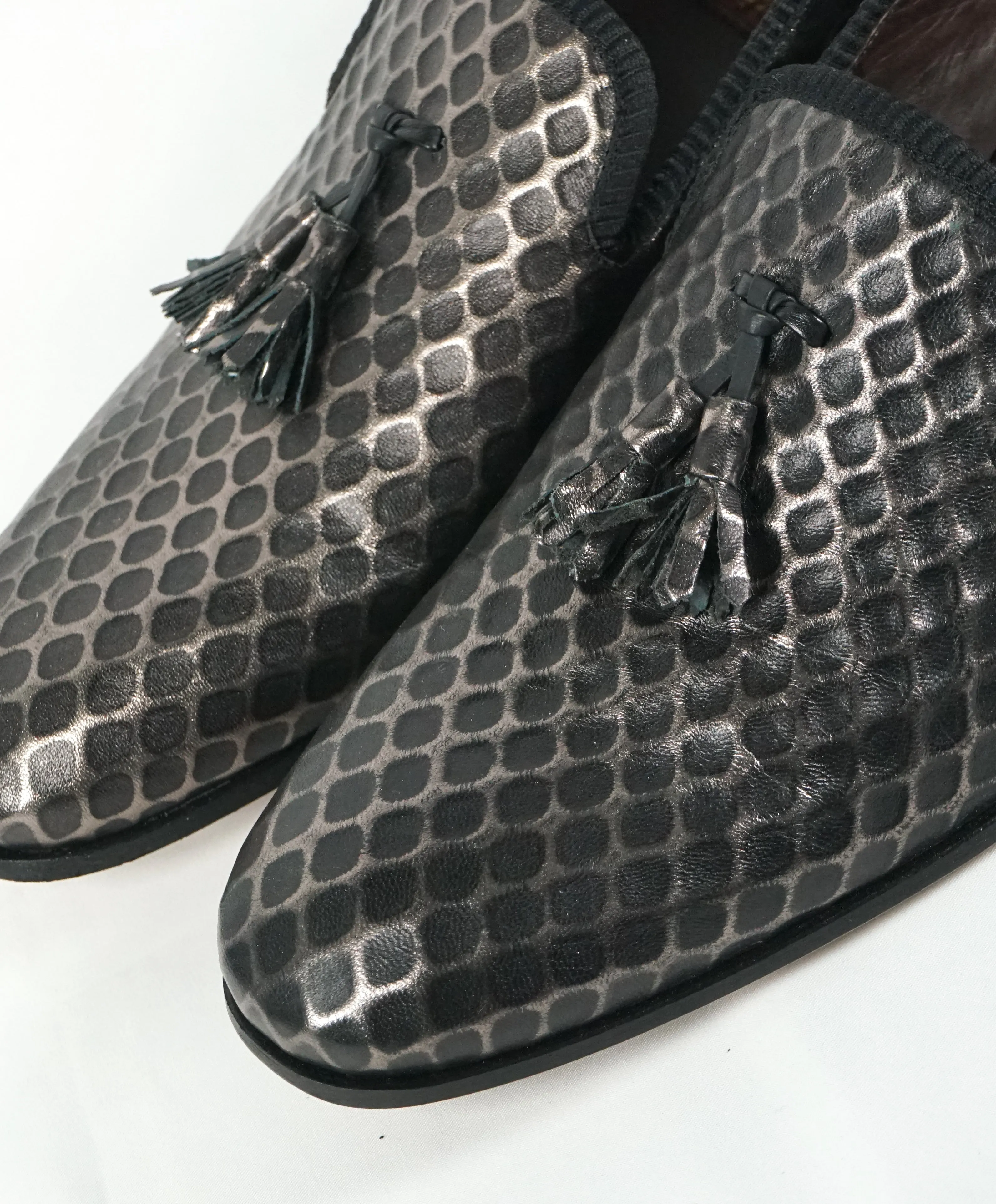 MEZLAN - Textured Geometric Tassel Black Metallic Loafers - 10