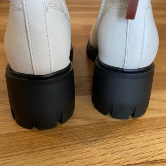 MIA White Lug Sole Lace Up Boots Size 7 NWT