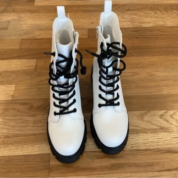 MIA White Lug Sole Lace Up Boots Size 7 NWT