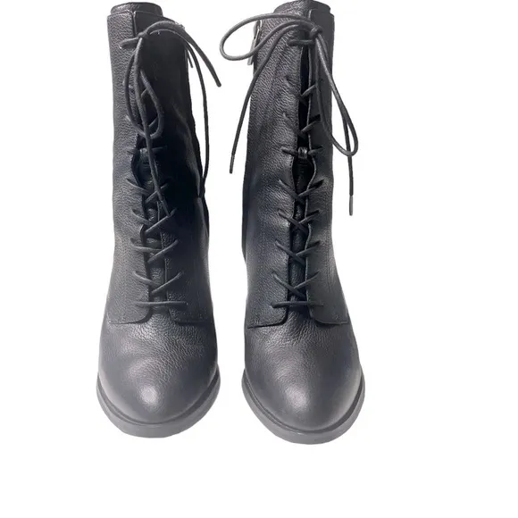 Michael Kors Carrigan Tumble lace up boots Size 11