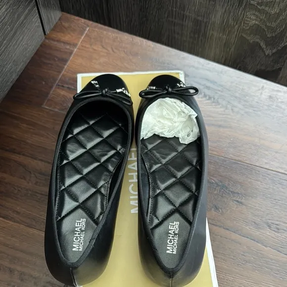 MICHAEL Michael Kors NWT Black Leather Nori Flex Flats with Bow Silver Detail