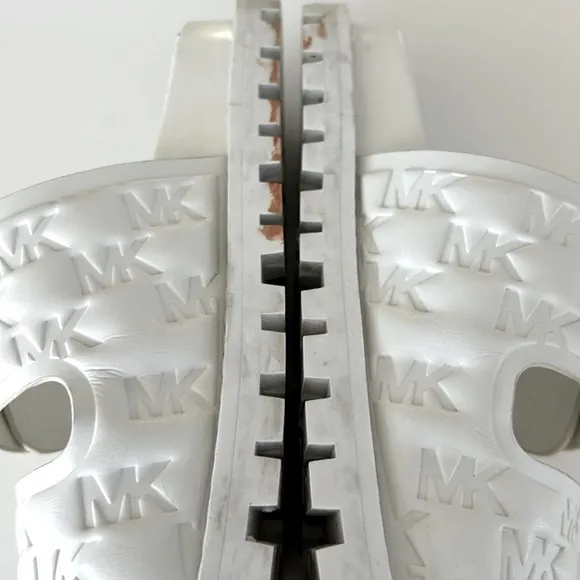 MICHAEL Michael Kors Stark Slide Puffy Logo Sandals Size 7