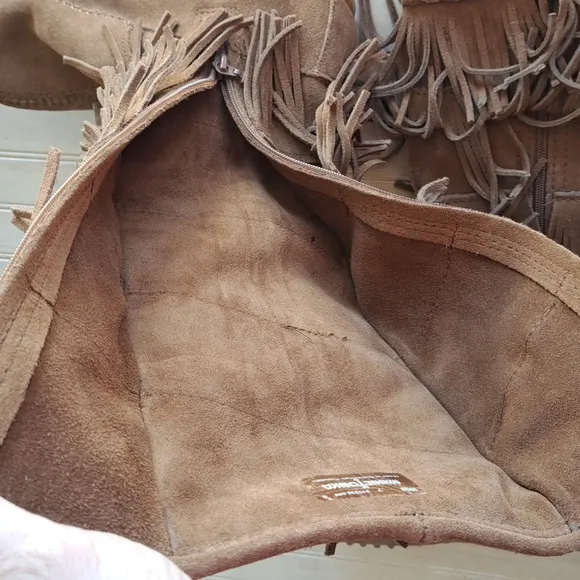Minnetonka Moccasin Suede Leather Fringe Slouchy Tall Hight Boots.