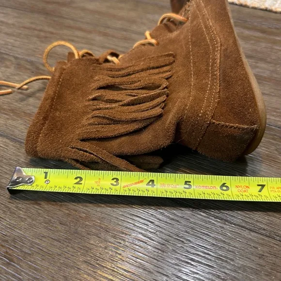 Minnetonka Tramper Suede Moccasin Boots Fringe Lace Up Booties Boho Brown 7