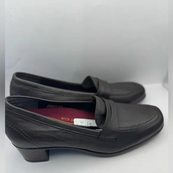 Munro Women’s Size 9 Ellis Penny Loafer Pump Brown