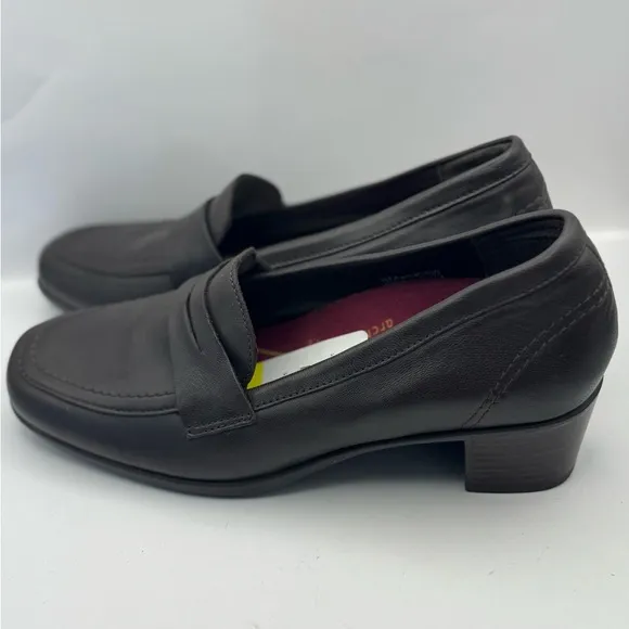 Munro Women’s Size 9 Ellis Penny Loafer Pump Brown
