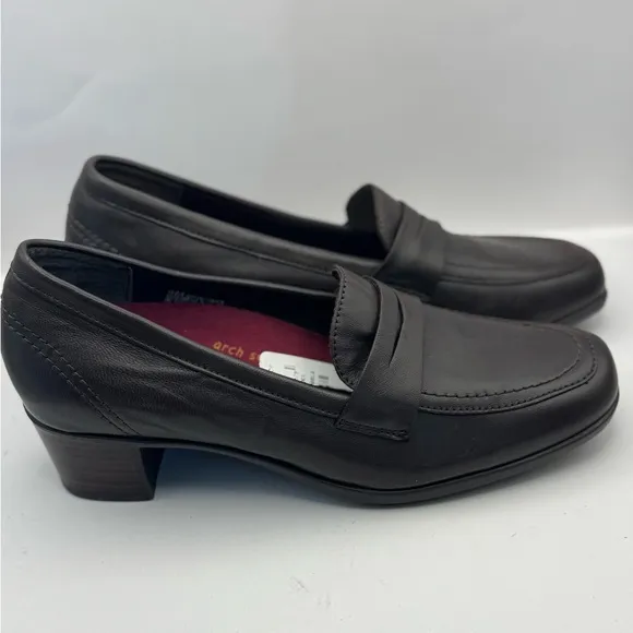 Munro Women’s Size 9 Ellis Penny Loafer Pump Brown