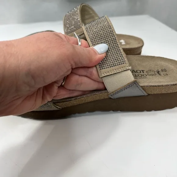Naot sandals with flexible width, worn once, size 40