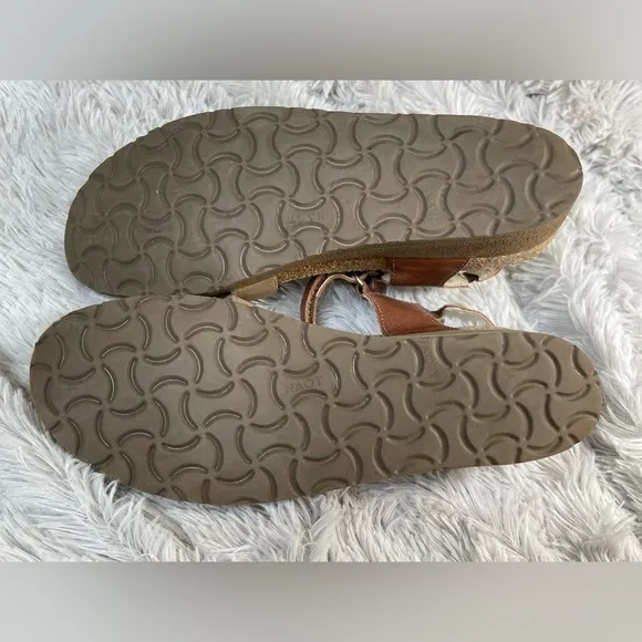 NAOT Sophia sandals sz 38 L 7 cinnamon/biscuit color