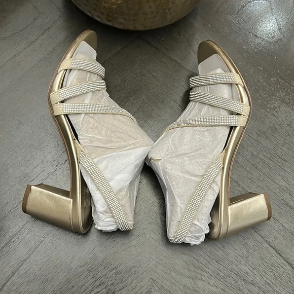 NATURALIZER Vanessa Strappy Sandals (NARROW)