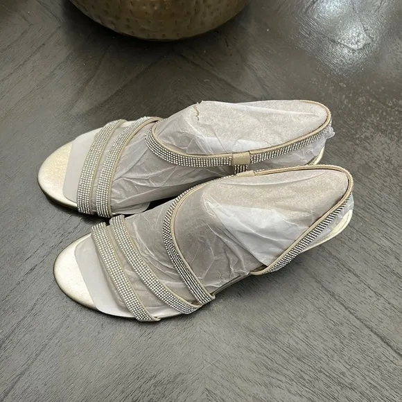NATURALIZER Vanessa Strappy Sandals (NARROW)