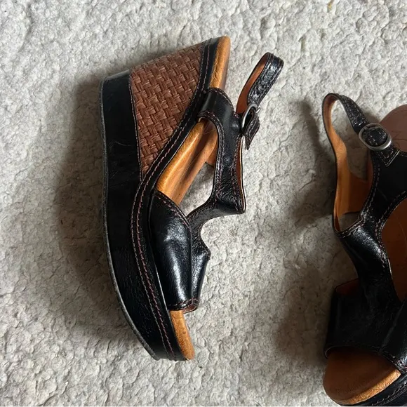 Naya Women's 'Eternal' Black Leather Open Toe Brown Woven Wedge Sandals Size 10M