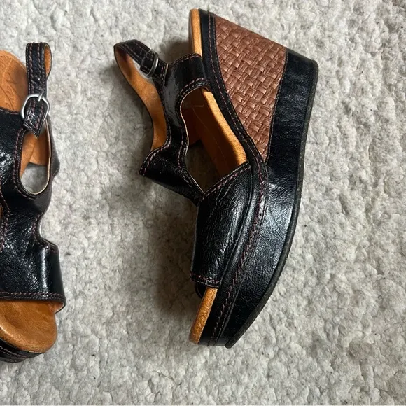 Naya Women's 'Eternal' Black Leather Open Toe Brown Woven Wedge Sandals Size 10M