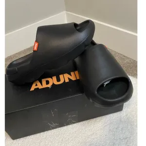 New Adune Nomad Black Slide Sandals Size 13