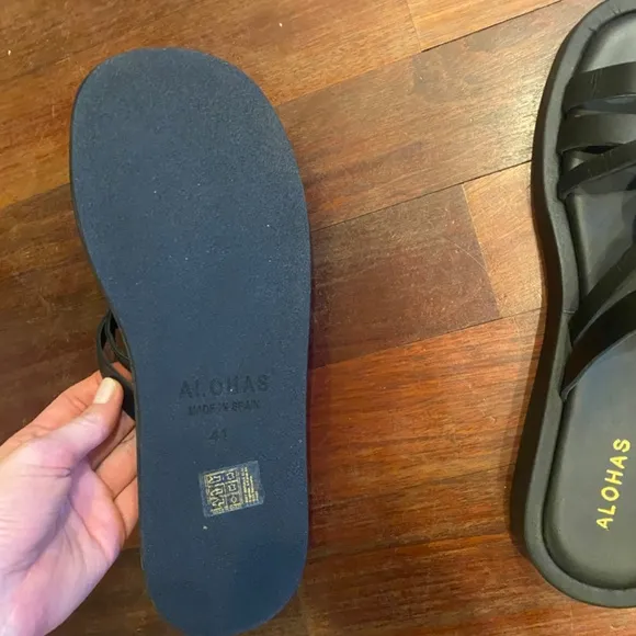 New Alohas Toe-Ring Slides