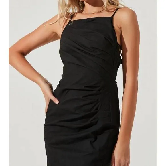 NEW ASTR armona dress in black