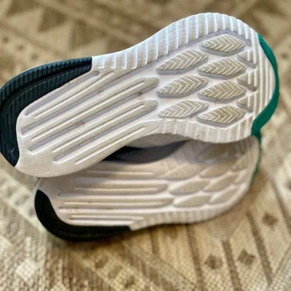 New Balance FuelCell Vizio Pro Run Sneakers | 2022 | Like New | Size 11 | Retro