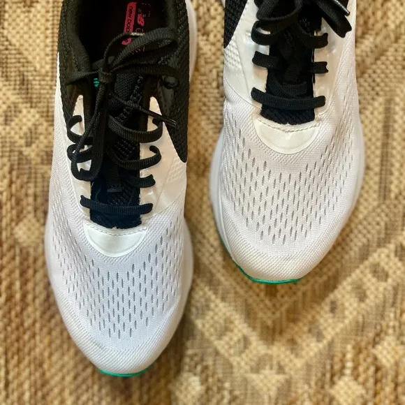 New Balance FuelCell Vizio Pro Run Sneakers | 2022 | Like New | Size 11 | Retro