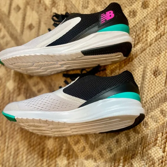 New Balance FuelCell Vizio Pro Run Sneakers | 2022 | Like New | Size 11 | Retro