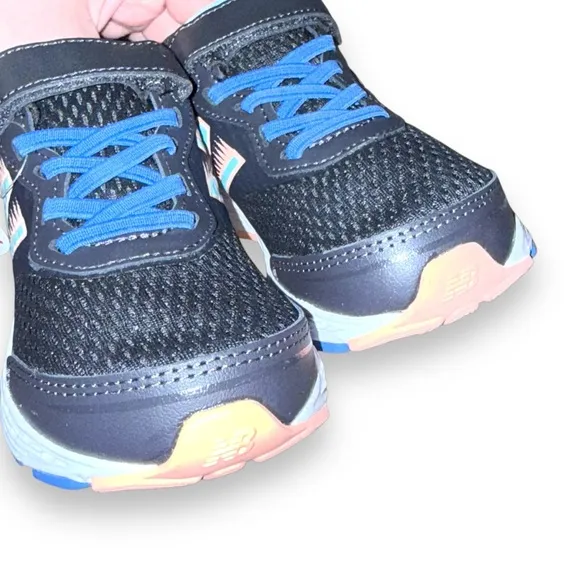 New Balance Kids' 680 V6 Hook‎ and Loop Running Shoe Sneakers Sz 1 NEW