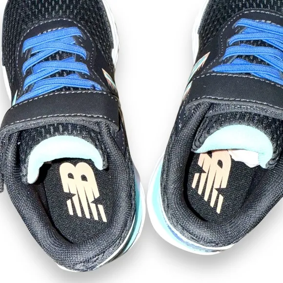 New Balance Kids' 680 V6 Hook‎ and Loop Running Shoe Sneakers Sz 1 NEW