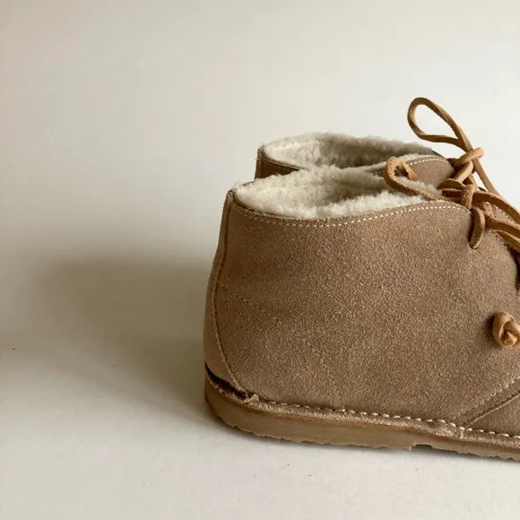 New Beek Cream Suede Sheepskin Leather Low Top Lace Up Boots size 8