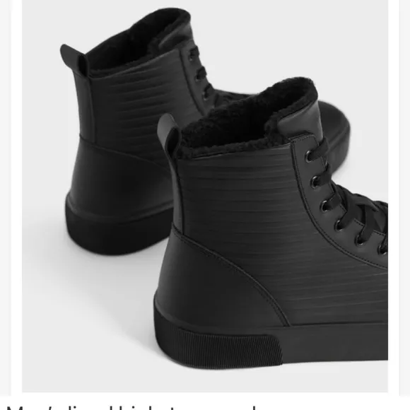 New! Bershka men’s 9, lined high top sneakers.