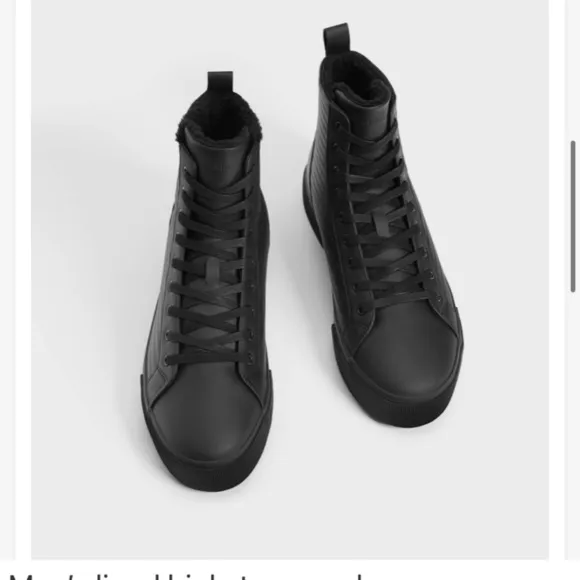 New! Bershka men’s 9, lined high top sneakers.